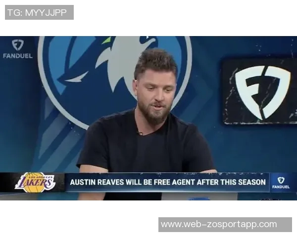 帕森斯预测里夫斯本赛季数据将超越詹姆斯表现引发热议 帕森斯预测里夫斯本赛季数据将超越詹姆斯表现引发热议