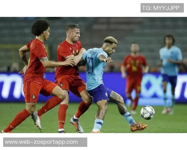 冲击最后一冠阿尔巴社媒晒合照激励队友共同争夺荣誉